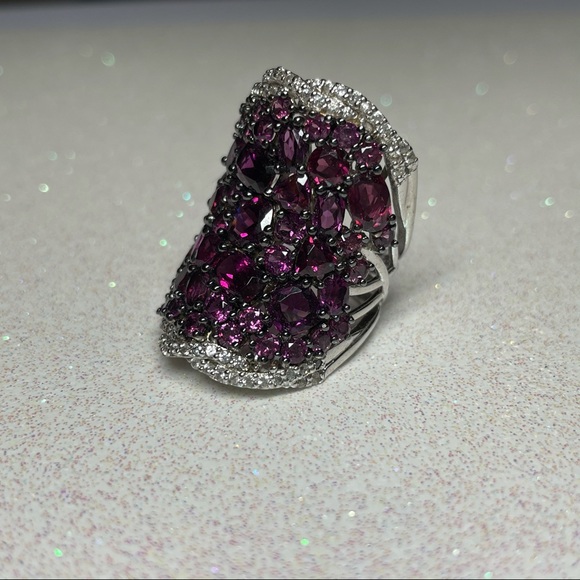 Burgundy stone silver ring - Picture 2 of 5